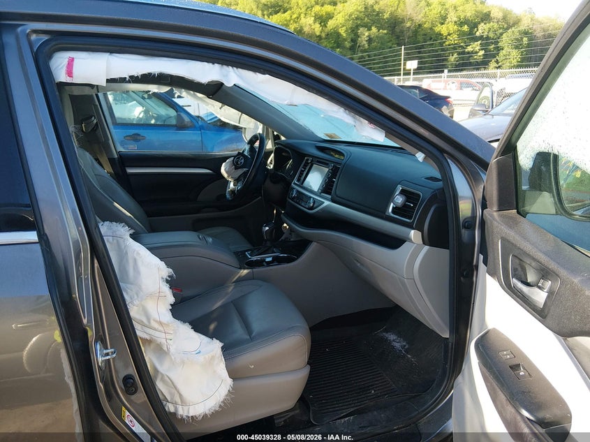 2016 Toyota Highlander VIN 5TDJKRFH3GS355946 IAAI salvage auction — FRONT END, Salvage (West Virginia), sold $4,950 on 2026-07-23 (photo 5)