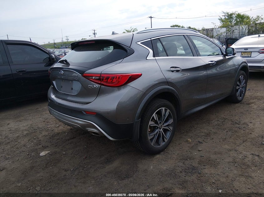 2017 Infiniti Qx30 VIN SJKCH5CR5HA024763 IAAI salvage auction — RIGHT SIDE, Salvage Title, sold $2,950 on 2026-07-29 (photo 4)