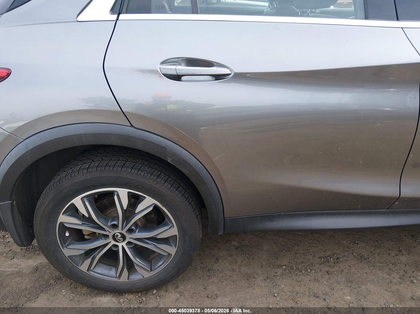 2017 Infiniti Qx30 VIN SJKCH5CR5HA024763 IAAI salvage auction — RIGHT SIDE, Salvage Title, sold $2,950 on 2026-07-29 (photo 6)