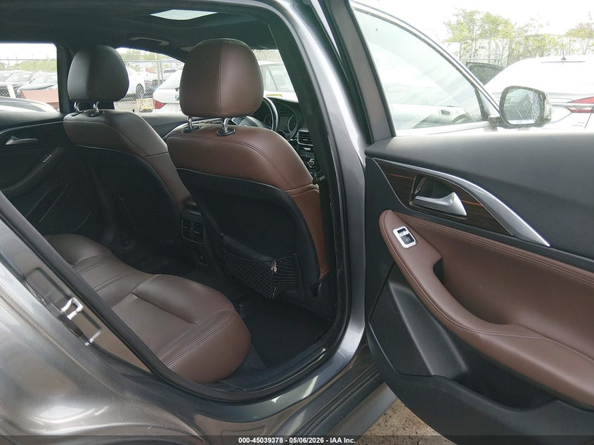 2017 Infiniti Qx30 VIN SJKCH5CR5HA024763 IAAI salvage auction — RIGHT SIDE, Salvage Title, sold $2,950 on 2026-07-29 (photo 8)