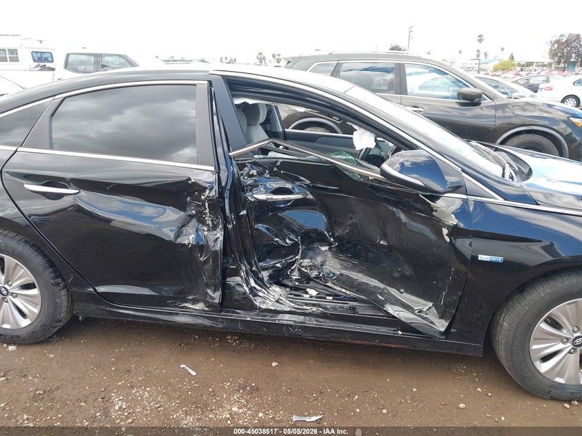 2018 Hyundai Sonata VIN KMHE24L39JA083660 IAAI salvage auction — RIGHT SIDE, Salvage (California), sold $1,550 on 2026-07-27 (photo 6)