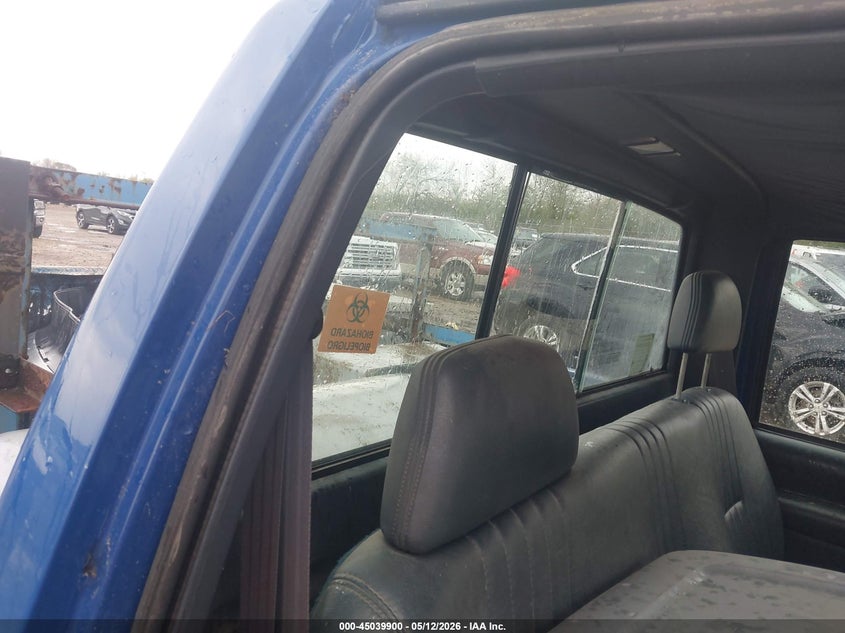 1996 Gmc SIERRA VIN 1GTGC24J2TE551932 IAAI salvage auction — BIO HAZARD, Clear-Endorsement (Wisconsin), sold $400 on 2026-07-09 (photo 8)