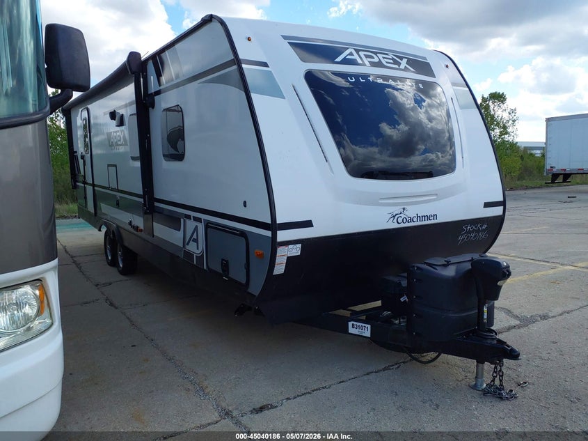 2022 Coachmen Travel VIN 5ZT2CXSB6NS042657 IAAI salvage auction — UNKNOWN, Salvage (Illinois), sold $7,200 on 2026-07-22 (photo 1)