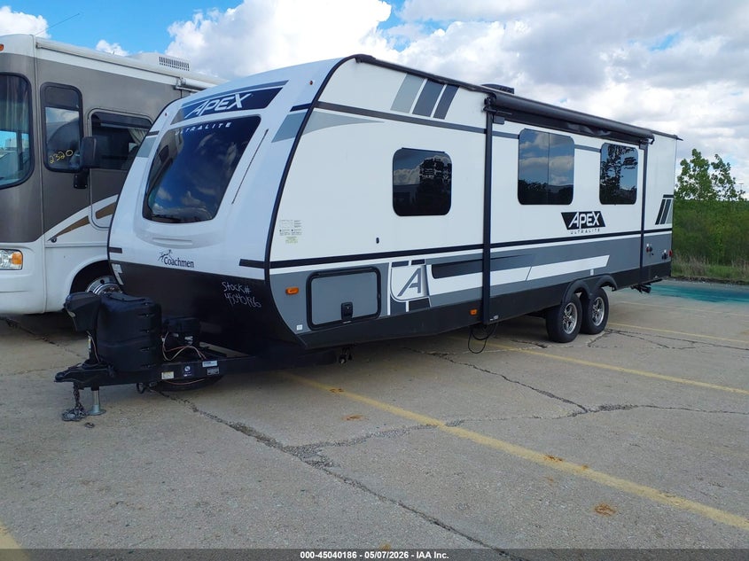 2022 Coachmen Travel VIN 5ZT2CXSB6NS042657 IAAI salvage auction — UNKNOWN, Salvage (Illinois), sold $7,200 on 2026-07-22 (photo 2)