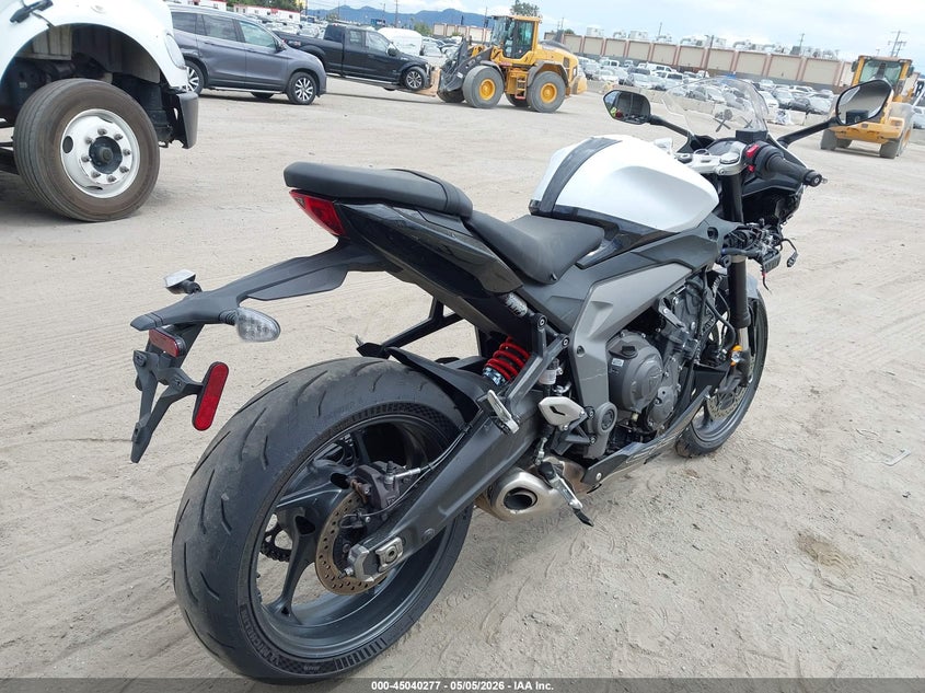 2025 Triumph motorcycle Daytona VIN SMTL23UF4STBV8662 IAAI salvage auction — Unknown, Salvage (California), sold $1,400 on 2026-07-15 (photo 4)