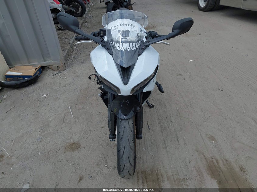 2025 Triumph motorcycle Daytona VIN SMTL23UF4STBV8662 IAAI salvage auction — Unknown, Salvage (California), sold $1,400 on 2026-07-15 (photo 5)