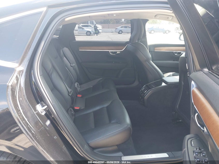 2022 Volvo S90 VIN LVY062MK8NP252351 IAAI salvage auction — RIGHT FRONT, Salvage (California), sold $1,050 on 2026-07-29 (photo 8)