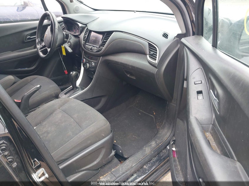 2020 Chevrolet Trax VIN KL7CJKSB3LB063247 IAAI salvage auction — LEFT & RIGHT, Salvage (Idaho), sold $950 on 2026-07-08 (photo 5)
