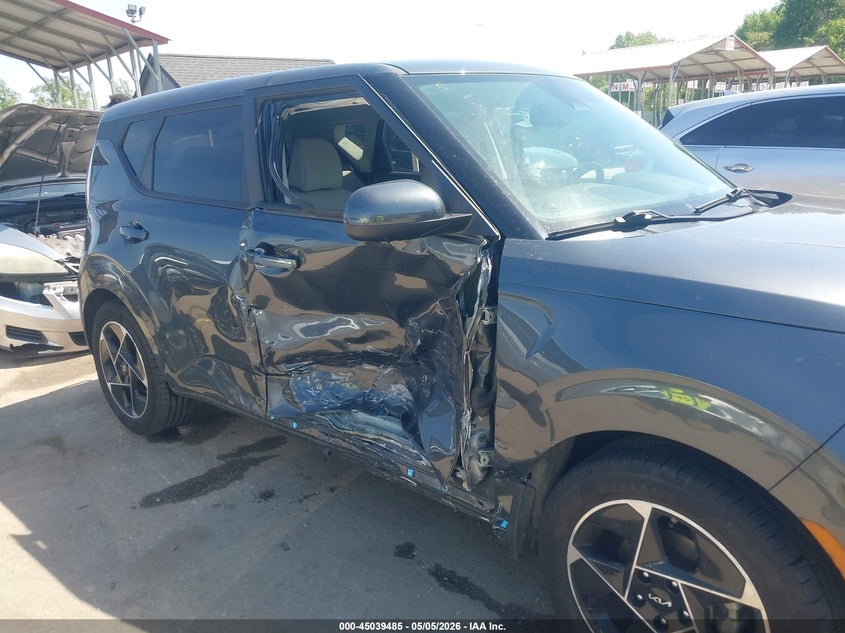 2024 Kia Soul VIN KNDJ33AU9R7920681 IAAI salvage auction — RIGHT SIDE, Salvage - Greater Than 75% (Maryland), sold $4,100 on 2026-07-23 (photo 6)
