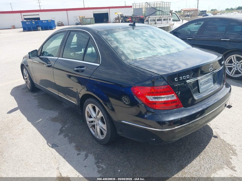 2013 Mercedes-benz C-klasse VIN WDDGF8AB3DA815021 IAAI salvage auction — NORMAL WEAR, Original (Texas), sold $950 on 2026-07-20 (photo 3)