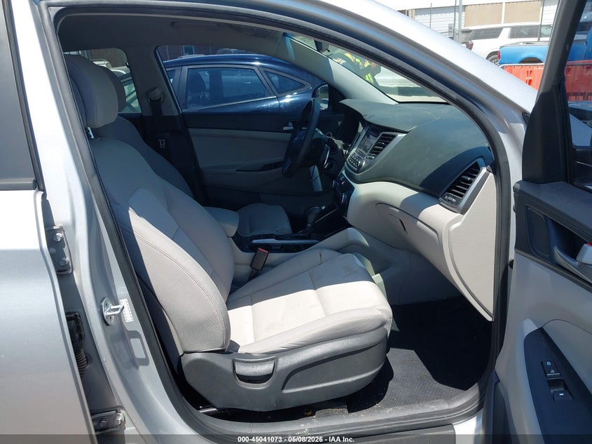 2017 Hyundai Tucson VIN KM8J3CA40HU406455 IAAI salvage auction — FRONT END, Clear (Oklahoma), sold $2,050 on 2026-07-29 (photo 5)