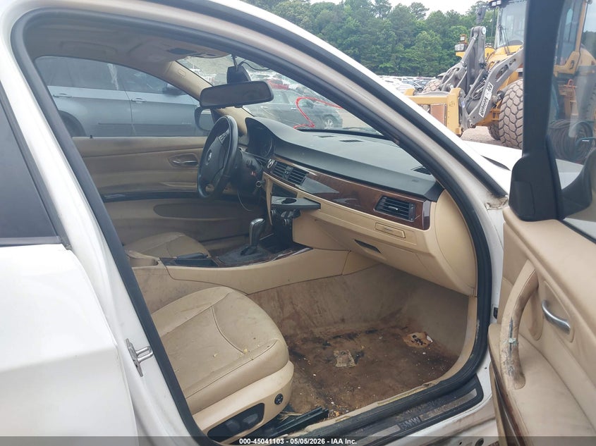 2011 BMW 3 series VIN WBAPH7C56BE850239 IAAI salvage auction — RIGHT SIDE, Salvage (Alabama), sold $275 on 2026-07-15 (photo 5)