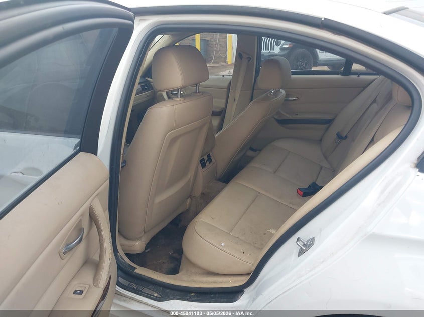 2011 BMW 3 series VIN WBAPH7C56BE850239 IAAI salvage auction — RIGHT SIDE, Salvage (Alabama), sold $275 on 2026-07-15 (photo 8)