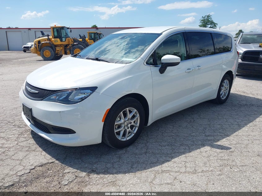 2022 Chrysler Voyager VIN 2C4RC1CG8NR146639 IAAI salvage auction — NORMAL WEAR, Sf97 (Kentucky), sold $14,300 on 2026-07-20 (photo 2)