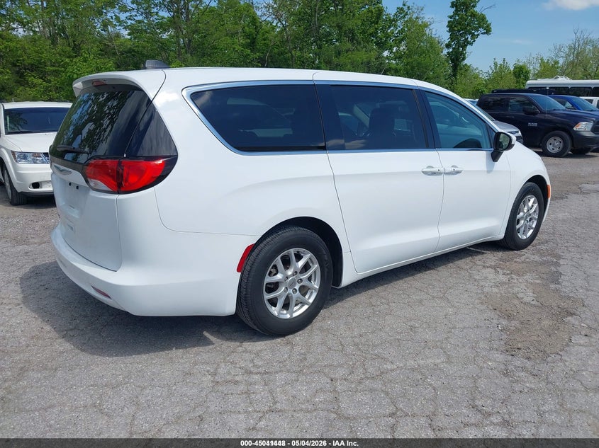 2022 Chrysler Voyager VIN 2C4RC1CG8NR146639 IAAI salvage auction — NORMAL WEAR, Sf97 (Kentucky), sold $14,300 on 2026-07-20 (photo 4)