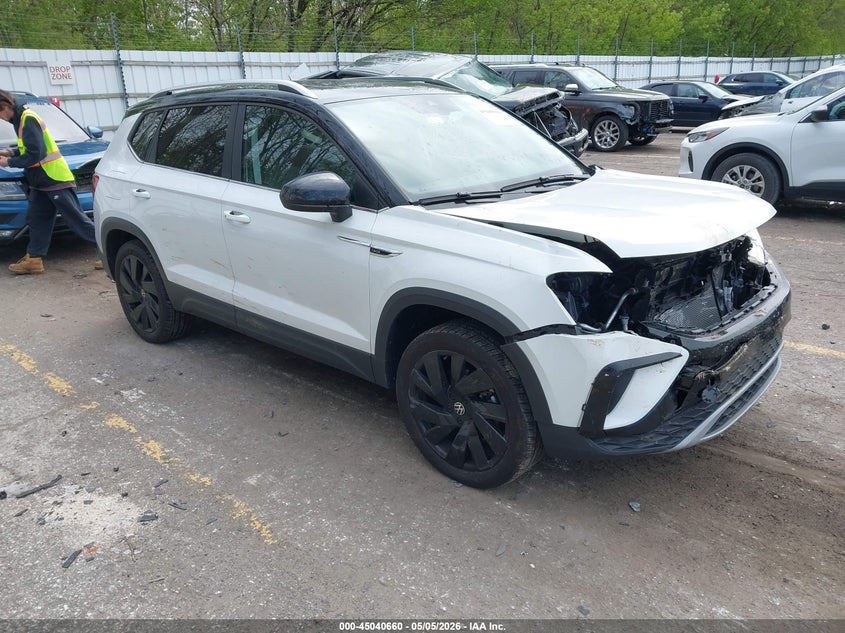 2024 Volkswagen Taos VIN 3VVVX7B27RM041732 IAAI salvage auction — FRONT END, Clear (Michigan), sold $8,300 on 2026-07-15 (photo 1)