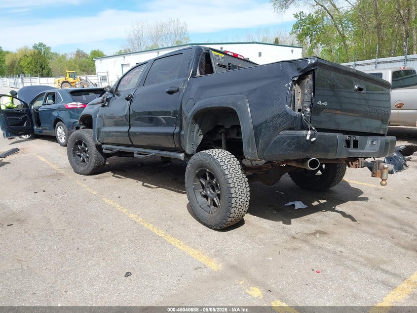 2015 Toyota Tundra VIN 5TFAY5F18FX425282 IAAI salvage auction — RIGHT FRONT, Clear (Michigan), sold $3,550 on 2026-07-06 (photo 3)