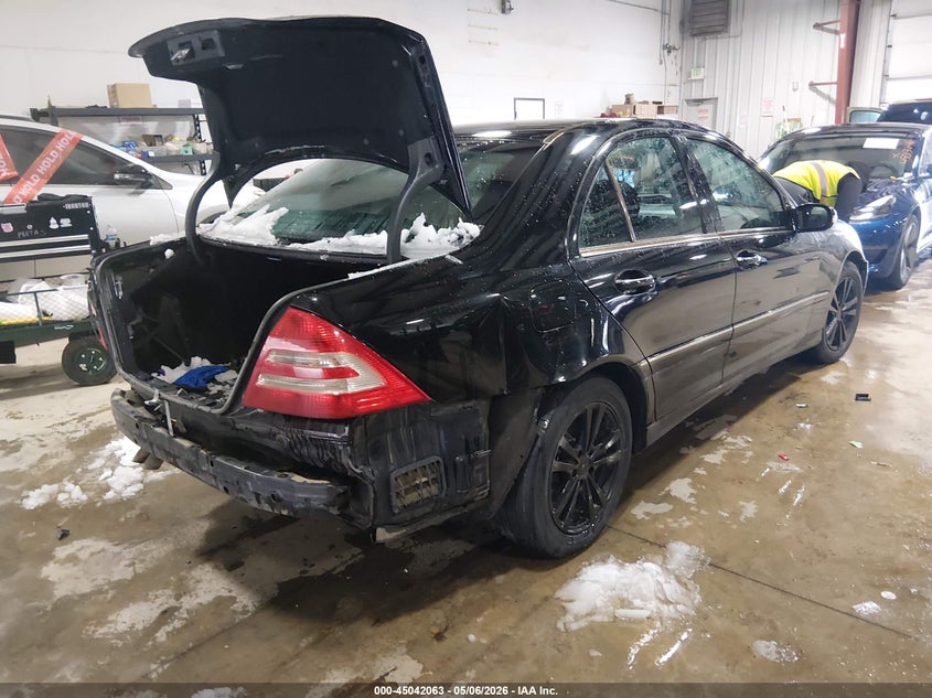 2007 Mercedes-benz C-klasse VIN WDBRF92H97F929252 IAAI salvage auction — REAR END, Salvage (Colorado), sold $325 on 2026-07-14 (photo 4)
