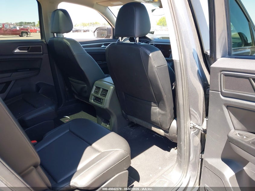 2019 Volkswagen Atlas VIN 1V2UR2CA7KC598093 IAAI salvage auction — HAIL, Salvage Title, sold $5,300 on 2026-08-14 (photo 8)