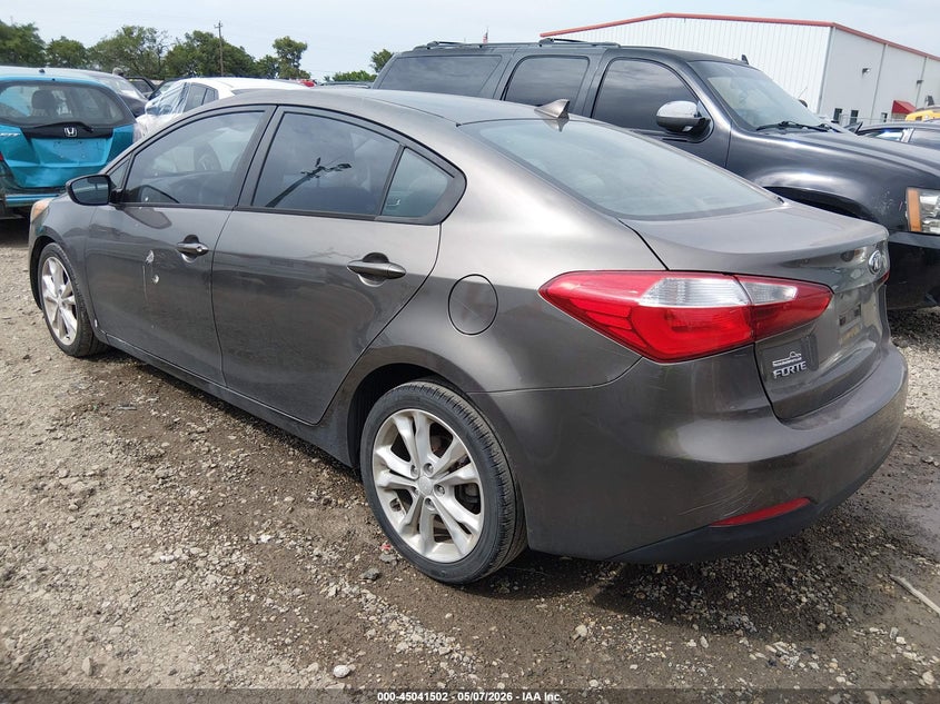 2014 Kia Forte VIN KNAFK4A67E5070519 IAAI salvage auction — SIDE, Salvage (Texas), sold $775 on 2026-07-13 (photo 3)