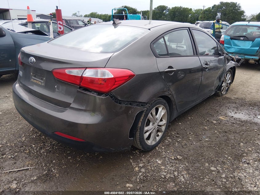 2014 Kia Forte VIN KNAFK4A67E5070519 IAAI salvage auction — SIDE, Salvage (Texas), sold $775 on 2026-07-13 (photo 4)