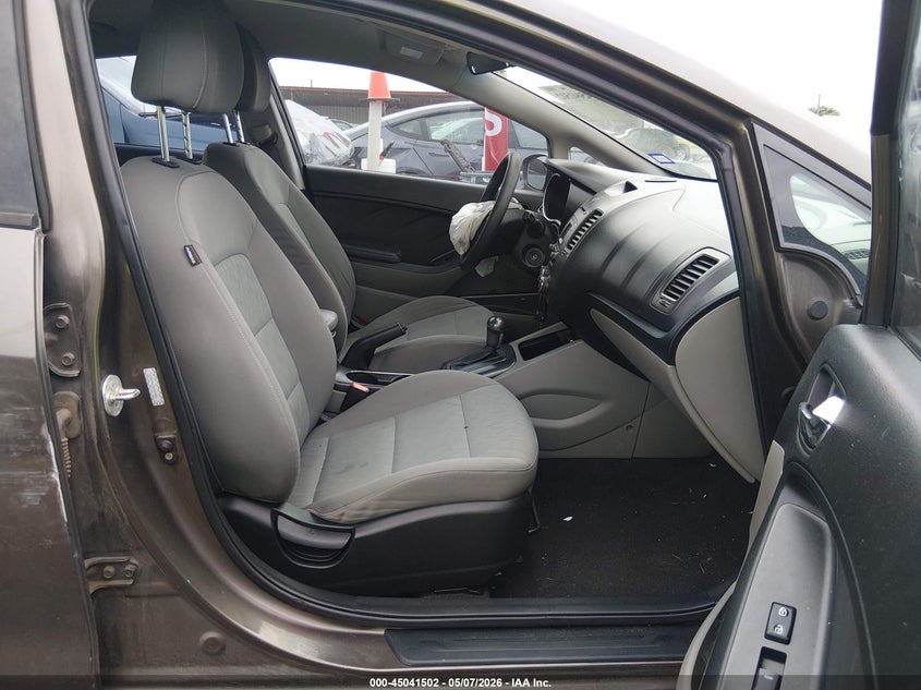 2014 Kia Forte VIN KNAFK4A67E5070519 IAAI salvage auction — SIDE, Salvage (Texas), sold $775 on 2026-07-13 (photo 5)