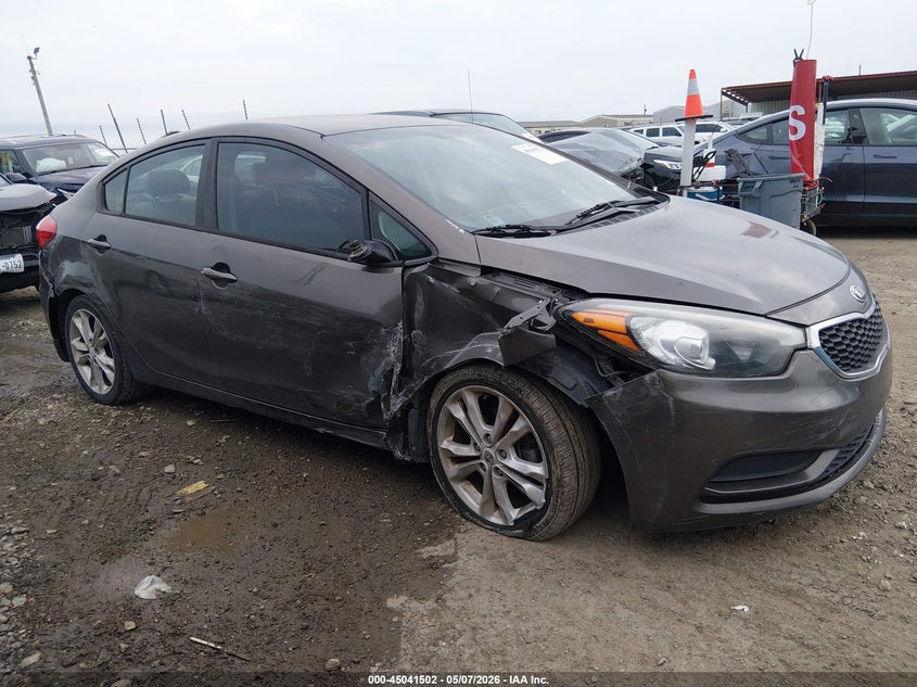 2014 Kia Forte VIN KNAFK4A67E5070519 IAAI salvage auction — SIDE, Salvage (Texas), sold $775 on 2026-07-13 (photo 6)