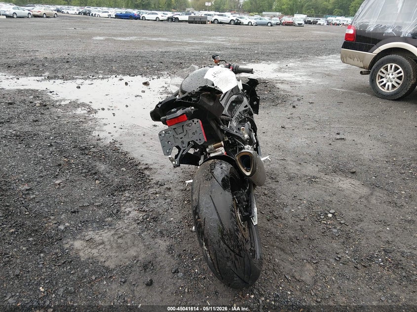 2025 BMW S 1000 VIN WB10P2301S6L34697 IAAI salvage auction — FRONT END, Salvage (Idaho), sold $9,500 on 2026-07-14 (photo 6)