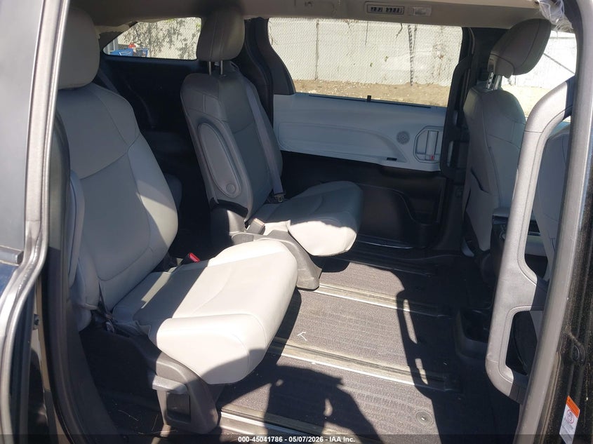 2025 Toyota Sienna VIN 5TDJSKFC1SS189401 IAAI salvage auction — FRONT & REAR, Mv-907A (New York), sold $11,300 on 2026-07-28 (photo 8)