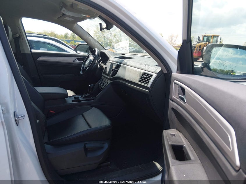 2019 Volkswagen Atlas VIN 1V2LR2CA3KC526366 IAAI salvage auction — HAIL, Salvage (Ohio), sold $4,150 on 2026-07-17 (photo 5)