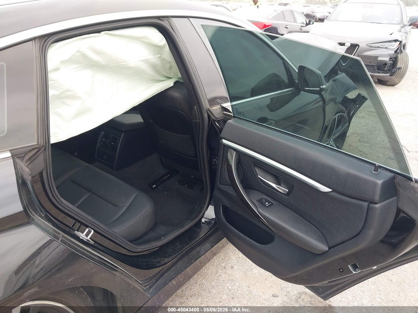 2019 BMW 4er VIN WBA4J1C5XKBM15469 IAAI salvage auction — FRONT & REAR, Salvage (Texas), sold $500 on 2026-07-29 (photo 8)