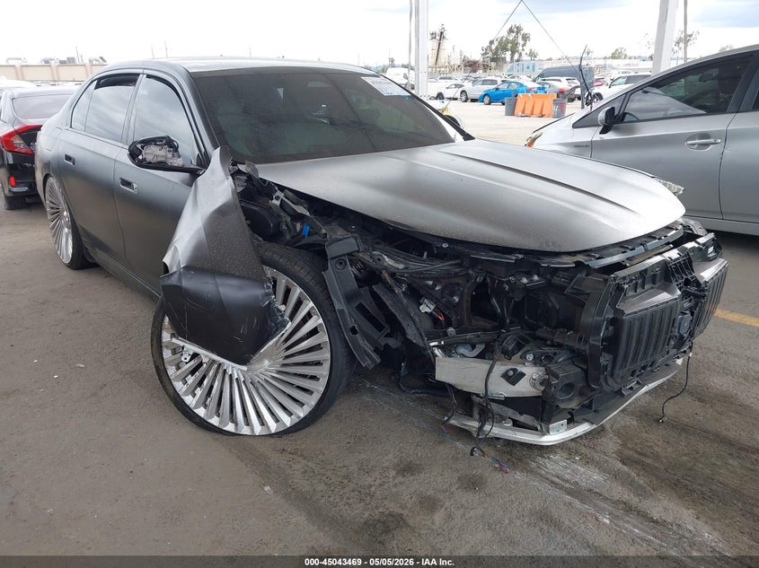 2024 BMW I7 VIN WBY43EJ04RCS48461 IAAI salvage auction — RIGHT FRONT, Salvage (California), sold $25 on 2026-07-29 (photo 1)