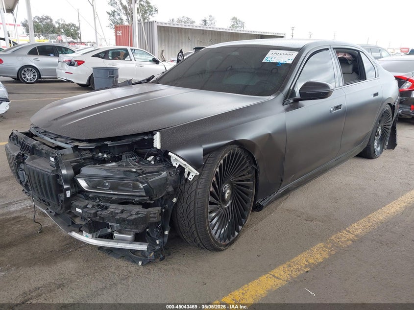 2024 BMW I7 VIN WBY43EJ04RCS48461 IAAI salvage auction — RIGHT FRONT, Salvage (California), sold $25 on 2026-07-29 (photo 2)