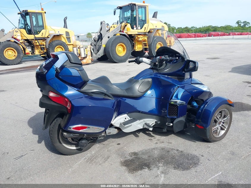 2010 Can-am Spyder roadster VIN 2BXJBKC17AV000994 IAAI salvage auction — NORMAL WEAR, Clear (Florida), sold $2,950 on 2026-07-08 (photo 4)