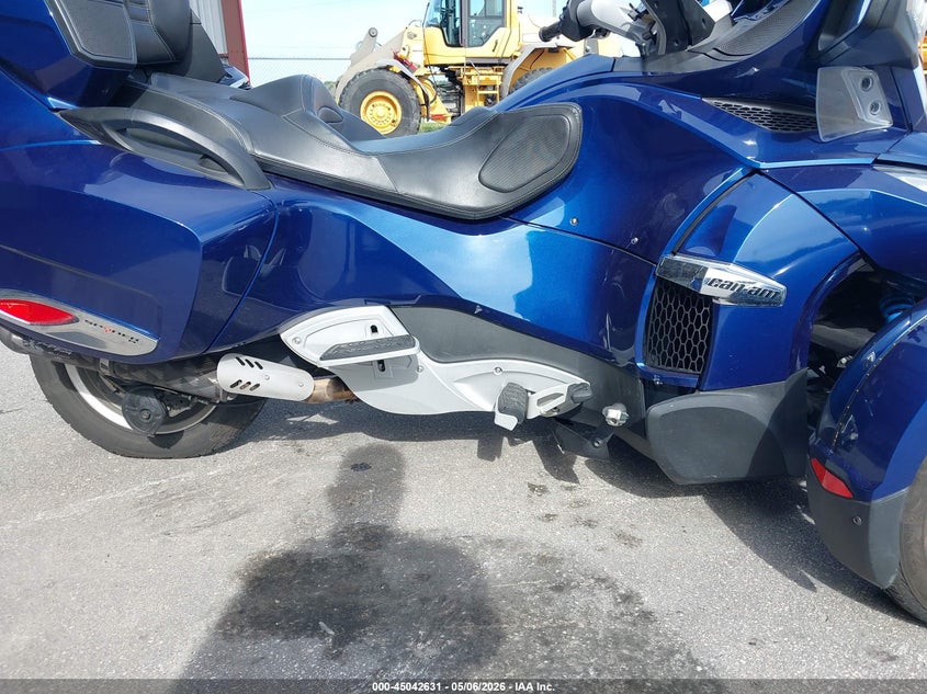 2010 Can-am Spyder roadster VIN 2BXJBKC17AV000994 IAAI salvage auction — NORMAL WEAR, Clear (Florida), sold $2,950 on 2026-07-08 (photo 8)
