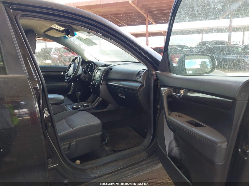 2012 Kia Sorento VIN 5XYKT4A22CG196609 IAAI salvage auction — ENGINE DAMAGE, Clear (Montana), sold $250 on 2026-07-07 (photo 5)