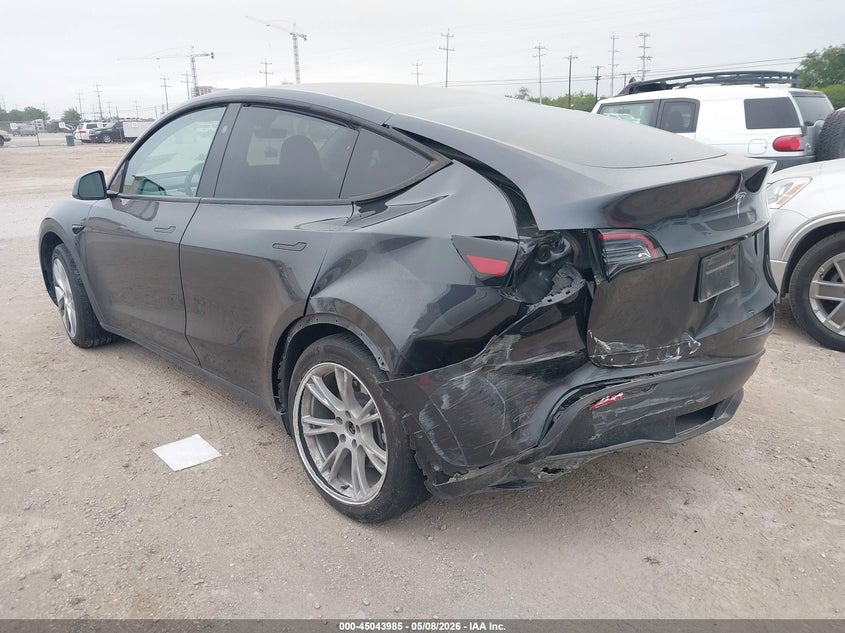 2024 Tesla Model y VIN 7SAYGDED9RF092793 IAAI salvage auction — REAR END, Salvage (Texas), sold $10,550 on 2026-08-24 (photo 3)