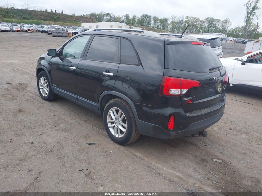 2015 Kia Sorento VIN 5XYKTDA77FG611391 IAAI salvage auction — NORMAL WEAR, Salvage (Texas), sold $500 on 2026-07-30 (photo 3)
