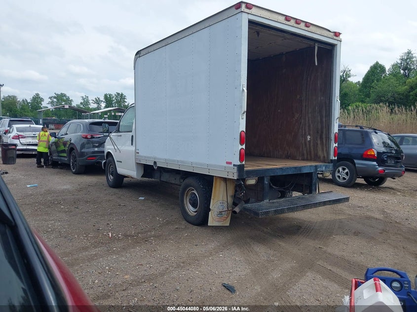 2000 Gmc Savana VIN 1GDHG31R3Y1156404 IAAI salvage auction — NORMAL WEAR, Salvage (Texas), sold $450 on 2026-07-18 (photo 3)