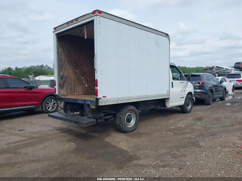 2000 Gmc Savana VIN 1GDHG31R3Y1156404 IAAI salvage auction — NORMAL WEAR, Salvage (Texas), sold $450 on 2026-07-18 (photo 4)