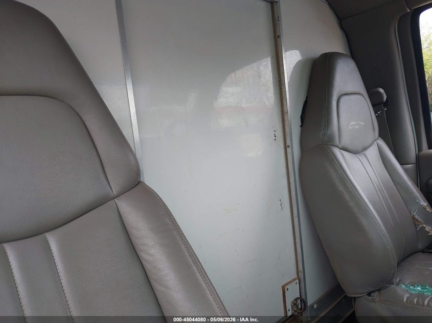 2000 Gmc Savana VIN 1GDHG31R3Y1156404 IAAI salvage auction — NORMAL WEAR, Salvage (Texas), sold $450 on 2026-07-18 (photo 7)