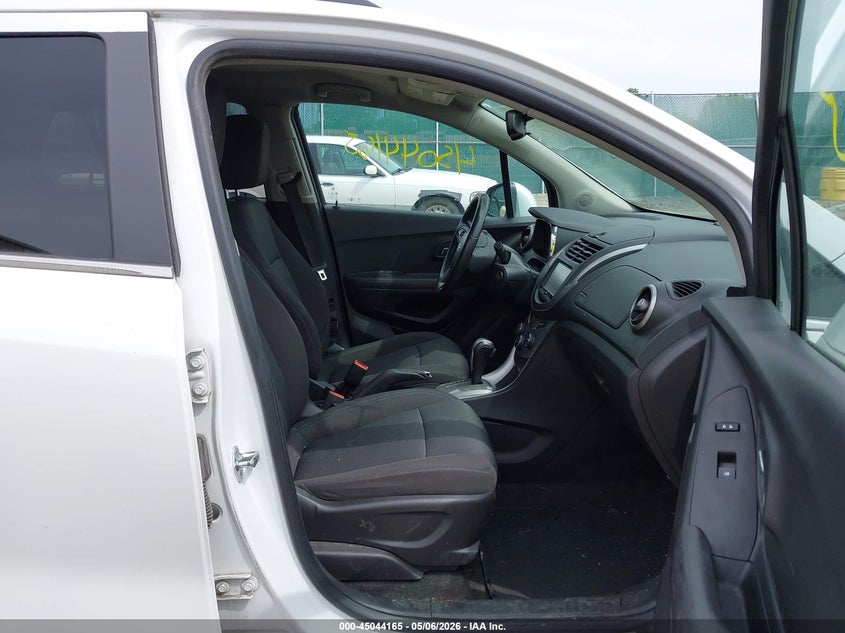 2016 Chevrolet Trax VIN KL7CJLSBXGB666045 IAAI salvage auction — RIGHT SIDE, Clear (Indiana), sold $1,950 on 2026-07-14 (photo 5)