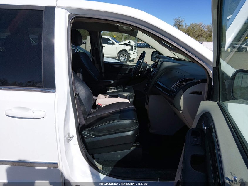 2016 Chrysler Town & country VIN 2C4RC1BG7GR157314 IAAI salvage auction — REAR END, Salvage (Montana), sold $1,850 on 2026-07-22 (photo 5)