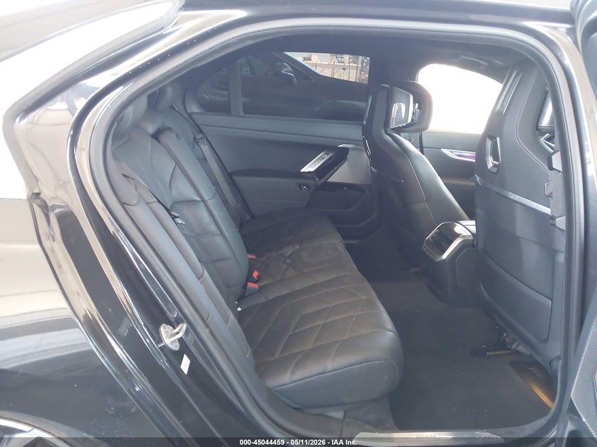 2025 BMW I7 VIN WBY43EJ04SCU39688 IAAI salvage auction — FRONT & REAR, Salvage (California), sold $34,850 on 2026-07-16 (photo 8)