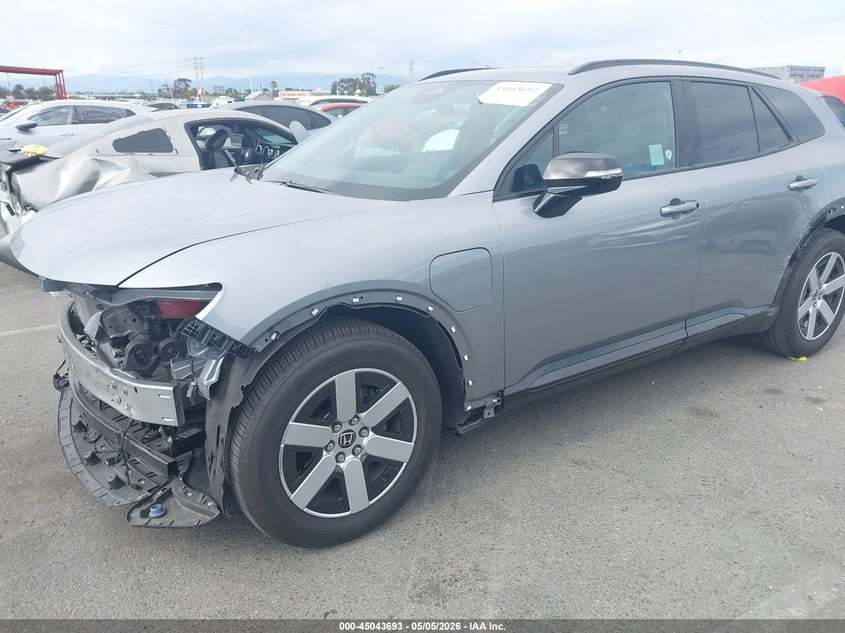 2024 Honda Prologue VIN 3GPKHWRM0RS534985 IAAI salvage auction — FRONT & REAR, Salvage (California), sold $8,350 on 2026-07-16 (photo 2)