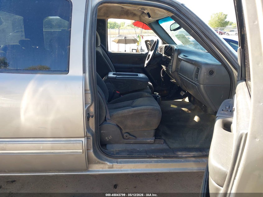 2003 Chevrolet Silverado VIN 1GCHK23183F109918 IAAI salvage auction — LEFT & RIGHT, Salvage (Idaho), sold $1,250 on 2026-07-09 (photo 5)