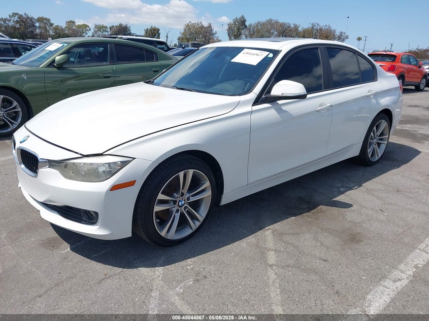 2013 BMW 3 series VIN WBA3C1C53DK103700 IAAI salvage auction — NORMAL WEAR, Clear - Dealer Only (California), sold $625 on 2026-07-09 (photo 2)