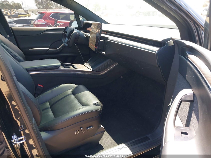 2023 Tesla Model x VIN 7SAXCDE51PF365674 IAAI salvage auction — FRONT & REAR, Salvage (California), sold $13,400 on 2026-08-28 (photo 5)
