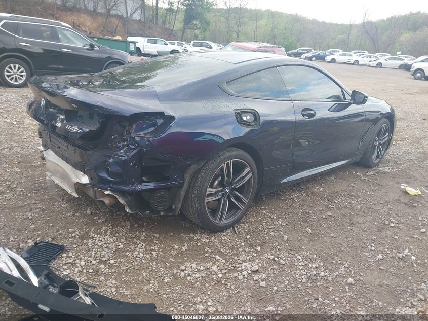 2022 BMW 8er VIN WBAAE4C08NCJ17367 IAAI salvage auction — REAR END, Rebuildable (Florida), sold $26,250 on 2026-07-13 (photo 4)