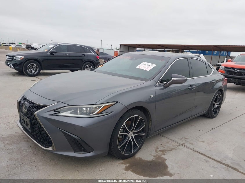 2019 Lexus ES VIN 58ABZ1B10KU042940 IAAI salvage auction — WATER/FLOOD, Salvage (Texas), sold $10,250 on 2026-07-29 (photo 2)